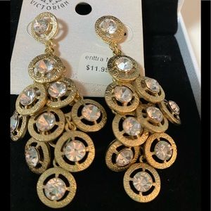 ‼️5/20‼️ Goldtone with diamond rhinestones dangling earrings